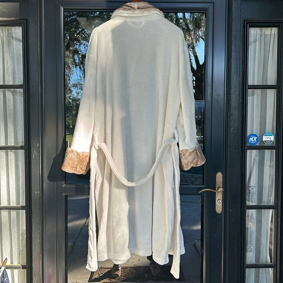 Things Remembered Cream Fur Trim Plush Luxurious Bath Robe NWT - Picture 7 of 9